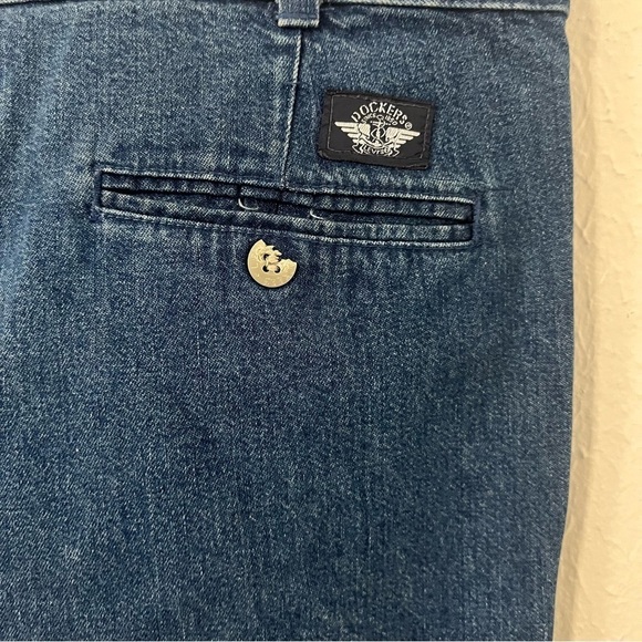 Vintage Dockers Men Pleated Relaxed Medium Wash Denim Shorts Size 38 USA Cotton - Picture 4 of 8